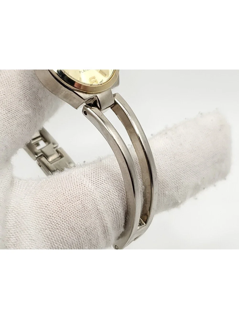 Geneva Platinum Quartz Womens Watch New Battery Two-Tone Gold Tone Dial 21mm